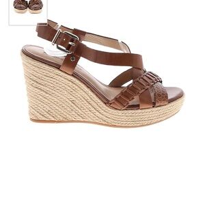 Antonio Melani women’s size 7 brown wedge espradrille in great used condition